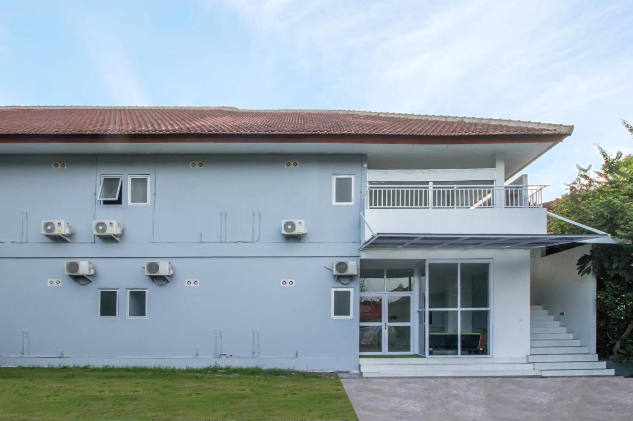 Oyo 2270 Hotel Taman Wirama Денпасар Екстериор снимка